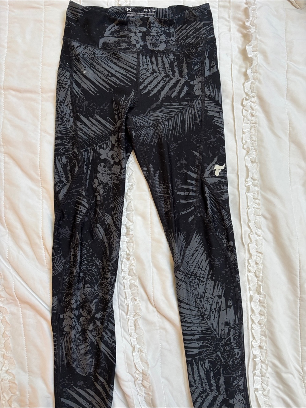 Under Armour Project Rock Heat Gear Black & Gray Palm-Print Leggings